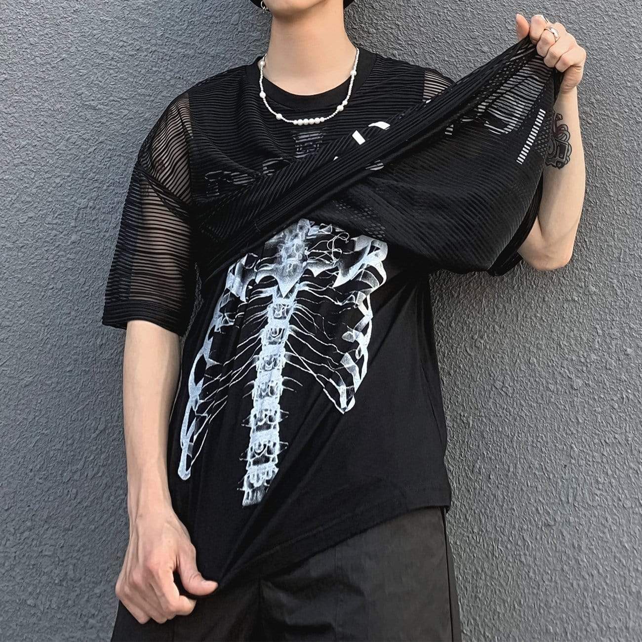Justnotag Skeleton Net Patchwork T-shirt à manches courtes en coton