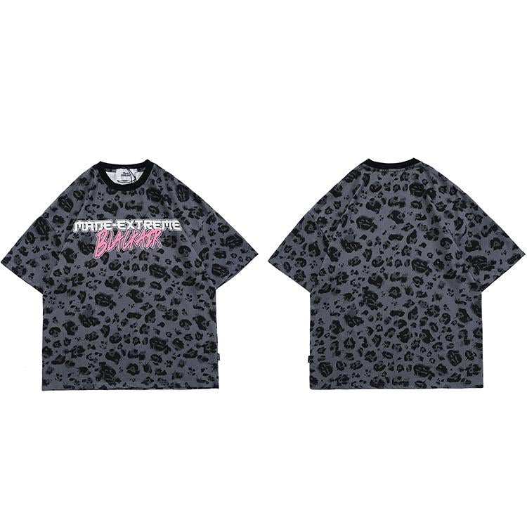Justnotag Kurzarm-T-Shirt mit grauem, schwarzem Leoparden-Buchstabendruck