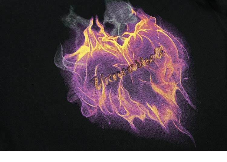 Justnotag Kurzarm-T-Shirt mit herzförmigem Flammendruck