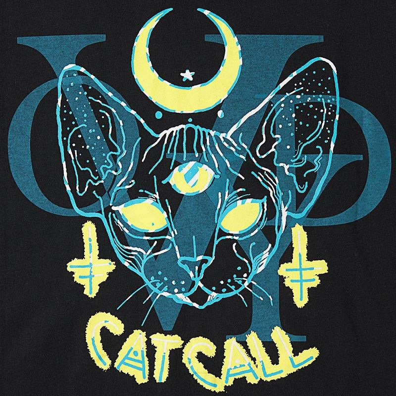 Justnotag T-shirt à manches courtes tête de chat à trois yeux peint à la main