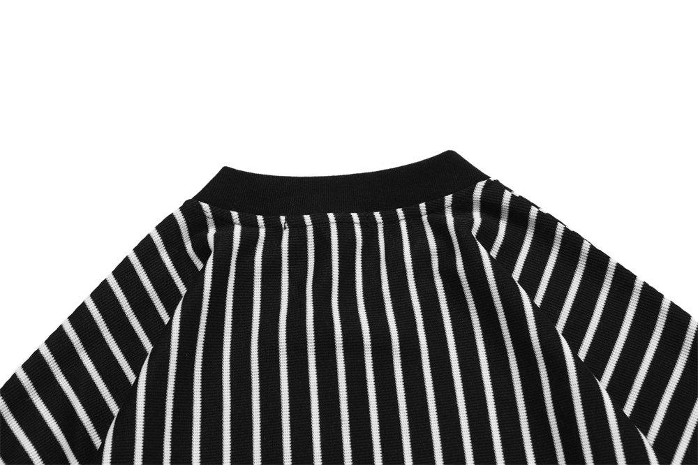 JUSTNOTAG Foaming Letter Print Striped V-neck Sweatshirts